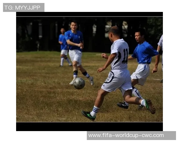 足球写真姿势的魅力探秘与拍摄技巧分享 足球写真姿势的魅力探秘与拍摄技巧分享