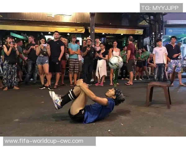 街头足球动作的魅力与技巧探秘让你在街头尽显风采与个性