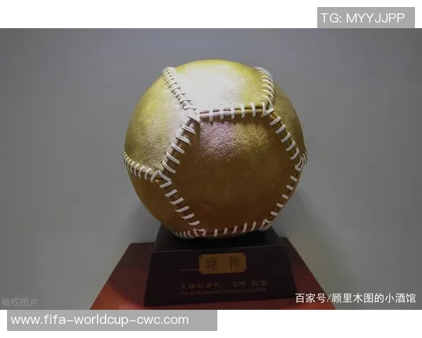 足球9号背后的意义与传奇故事解析及其在足球历史中的重要性 足球9号背后的意义与传奇故事解析及其在足球历史中的重要性